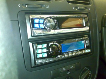 tuner soundprozessor - VW Golf V - 3 Wege Teilaktiv mit Soundprozessor - Tuner und Soundprozessor -    Alpine CDA-9855R + RUX-C701 (steuert den Soundprozessor PXA-H701)  
