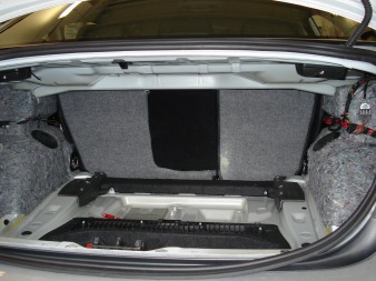 Kofferraum - BMW 3er E90 - 3 Wege Frontsystem teilaktiv - Kofferraum -  