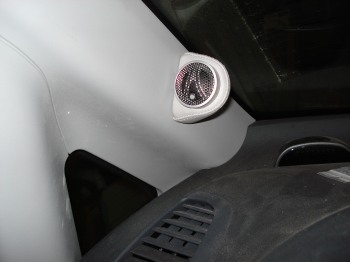 Hochtner A-Sule - Mercedes Vito Soundsystem - Hochtner A-Sule -    Hochtonaufnahme mit Leder bezogen  