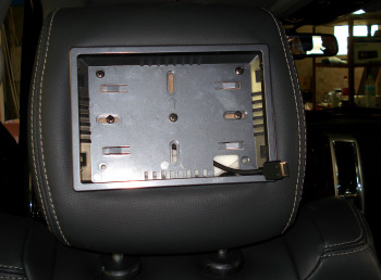 Monitorhalterung Alpine TME-M780 - Dodge Ram - Navigation & Kopfst�tzenmonitore - Monitorhalterung Alpine TME-M780 -    Montage Alpine TME-M780 Monitorhalterung   
