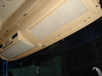 Sonnenblenden Alcantara - Scania R500 - Sonnenblenden Alcantara -    wie alle Lederarbeiten wurden auch die Sonnenblenden und die Schranktren von der  Sattlerei Graumann  bezogen   