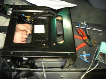 Subwoofer Audio System - Soundsystem Mercedes Viano + Prozessor - Subwoofer Audio System -    Audio System HX08SQ im geschlossenen Gehuse unter dem Beifahrersitz   