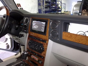 Doppel DIN Navigation Pioneer F10BT - Jeep Commander - Doppel DIN Navigation Pioneer F10BT -    Doppel Din Radio Blende fr Jeep Commander   