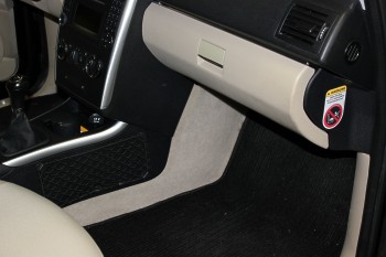 B-Klasse Innenraum original - Mercedes B-Klasse - Soundsystem mit Mosconi DSP - B-Klasse Innenraum original -  